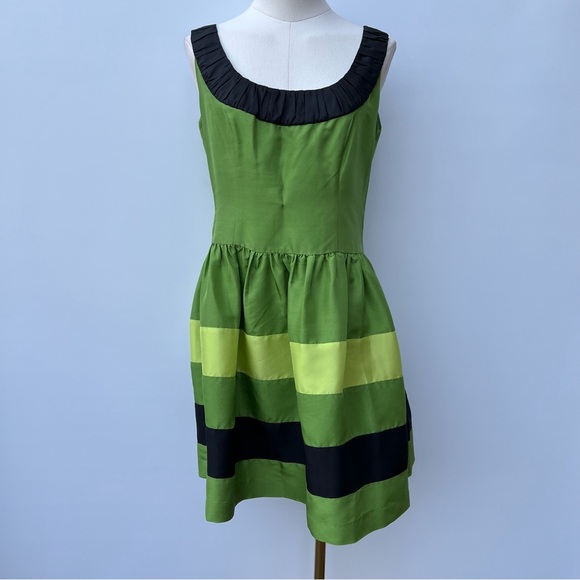 Kensie Dresses & Skirts - Kensie Silk Striped Flare & Fitted Sleeveless Green Dress Size M